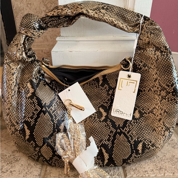 Urban expressions vegan Laisha Brown snake
Print knitted shoulder bag NWT - Picture 7 of 15